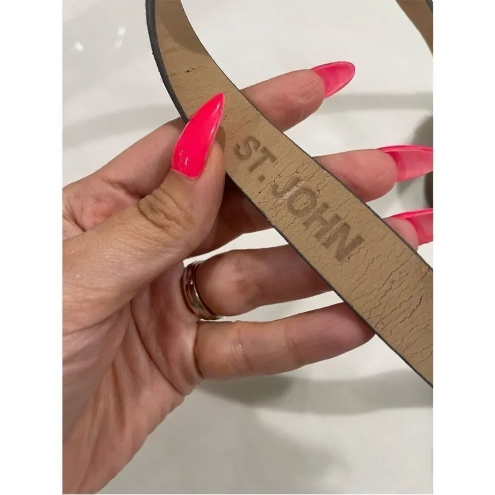 St. John Leather belt size medium